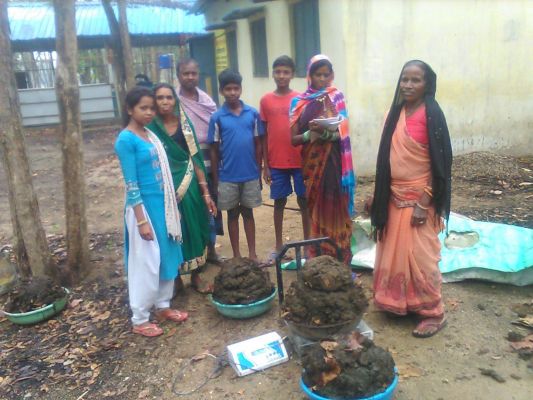 Coloring a Bright Future: Rural Women in Majhgawan empowered through cow dung paint production