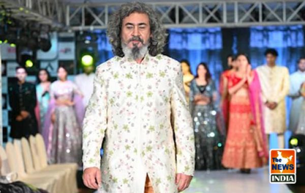  Aashit Chatterjee walk as a show stopper for Black pearl brand in Fashion Runway of India 2024 