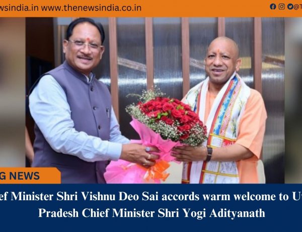 Chief Minister Shri Vishnu Deo Sai accords warm welcome to Uttar Pradesh Chief Minister Shri Yogi Adityanath