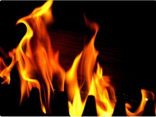 Fire ravages Durga Puja pandal in Bhadohi, five dead