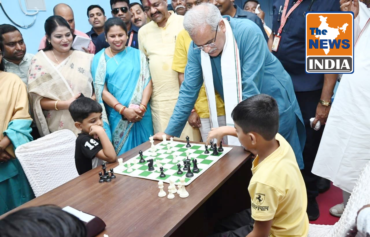 The Chief Minister shared Checkmate tips with the brothers Manas and Priyansh