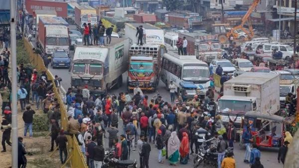 Nationwide Truckers’ Strike Day 2: Maharashtra govt requests police to ensure uninterrupted fuel supply; protesters block roads, highways in MP, Gujarat